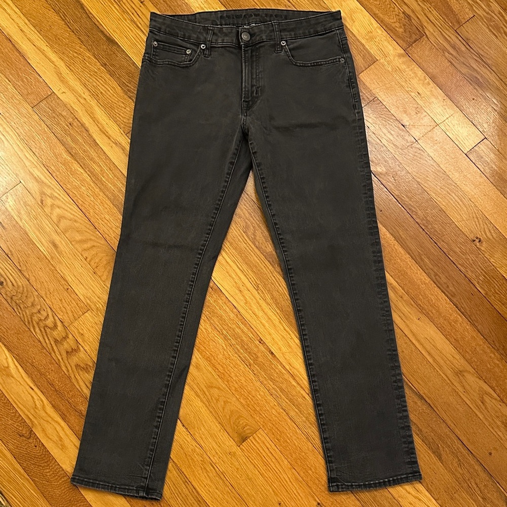 American Eagle Outfitters Men's Next Level Flex Slim Straight Washed Black Jeans